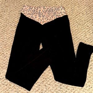 VSPINK NUDE LEOPARD BLACK LEGGINGS SZ L